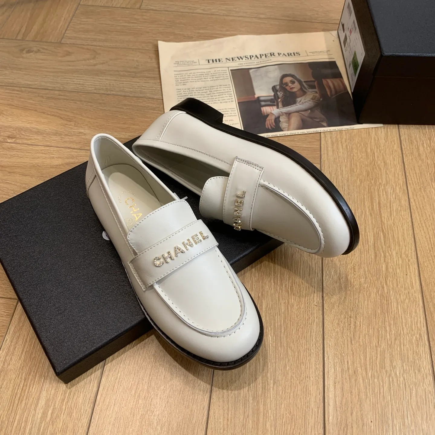 👟👟Ex-factory price 640👟👟 🍀2025 spring and summer new Chanel Chanel small diamond buckle monogram Loaf lazy half-slippers, which can be worn all year round. No matter when you wear them, they are very high-end and durable. When shopping, you can attract attention on the street! Easily travel between commuting and leisure occasions, becoming a carefree fashionable and elegant woman~ Upper: cowhide/butter Lining: lambskin Sole: Italian genuine leather outsole Size: 35-39 (40/41 customized, non-refundable and non-exchangeable 👉